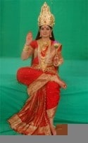 кадр из фильма Слава богине Дурге