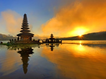 Четыре-облика-Индонезии-Бали-Видимое-и-невидимое