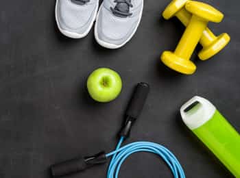 программа Надежда: Фитнес тайм Упражнения для ребенка и мамы на фитболе