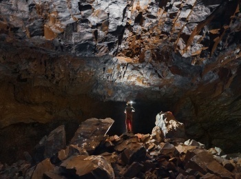 программа National Geographic: Исследователь: Глубочайшая пещера