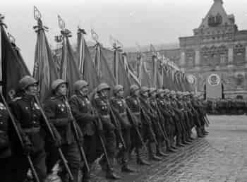 Парад-Победы-в-Москве-1945-года