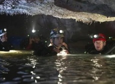  про подводные пещеры