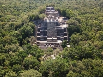 программа National Geographic: Потерянный мир майя