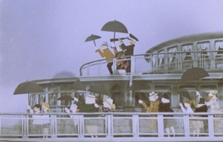 кадр из фильма Прочти и катай в Париж и Китай