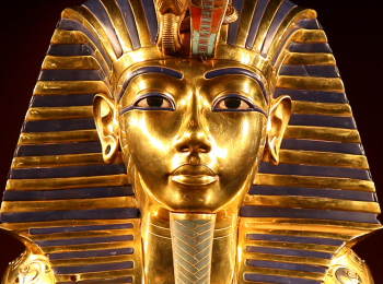 программа National Geographic: Смертоносная могила Тутанхамона