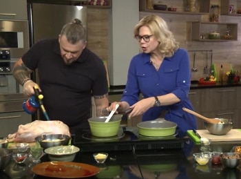 программа Кухня ТВ: Вкус праздника Калитки с картофелем Свиная вырезка, фаршированная хурмой