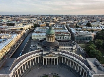 Взгляд-с-высоты-Доминанты-Санкт--Петербурга