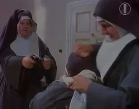 Монахини в бегах кадры