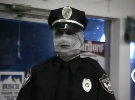 Полицейский — зомби кадры