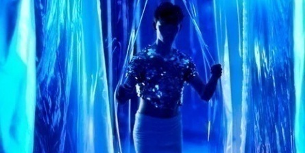 Sequin in a Blue Room кадры