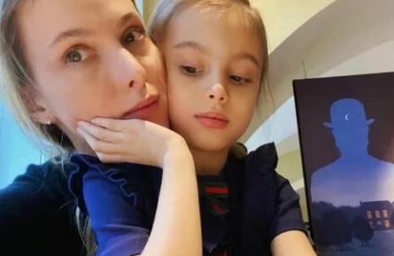 Светлана Иванова сводила 9 летнюю дочь в Большой театр на Лебединое озеро кадры