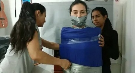 Taking the Wrap: The Ultimate Mummification Tape кадры