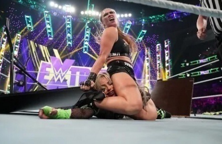 WWE: Экстремальные правила кадры