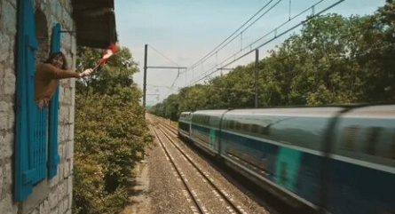 Женщина и TGV кадры