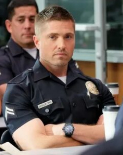 кадр из фильма Офицер полиции
