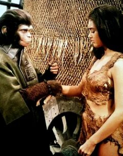 Дэбби Рошон и фильм Подружка обезьян (2002)